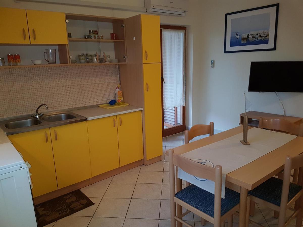 Apartments Iva Pula Eksteriør billede